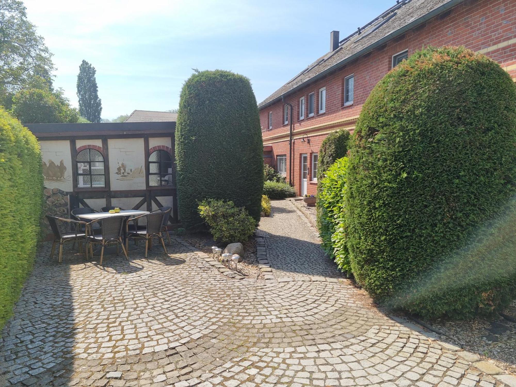 Ferienwohnungen Springer In Schoenefeld Ot Grossziethen Div Apartments Fuer Bis Zu 6 Personen Exterior foto